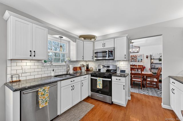 6 Wayne Drive, Middletown, NY 10940