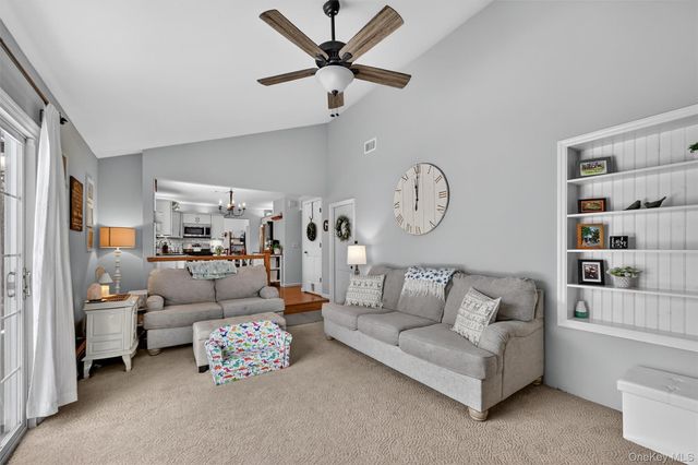 6 Wayne Drive, Middletown, NY 10940