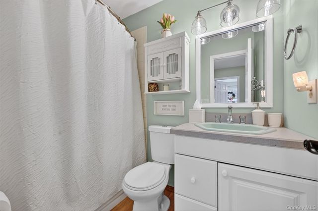 6 Wayne Drive, Middletown, NY 10940