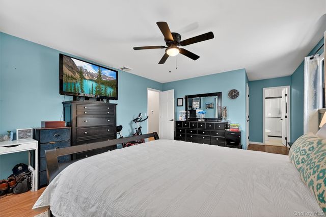 6 Wayne Drive, Middletown, NY 10940