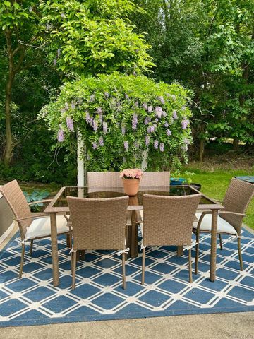 6 Wayne Drive, Middletown, NY 10940