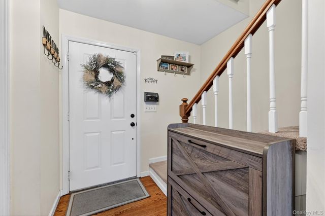 6 Wayne Drive, Middletown, NY 10940