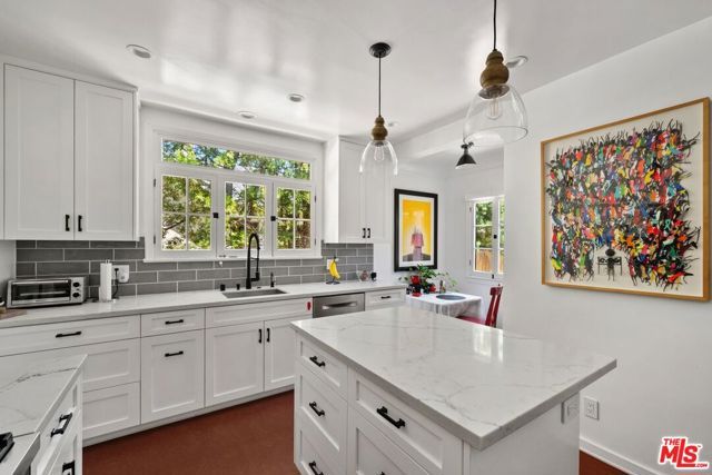 202 N Gower Street, Los Angeles, CA 90004
