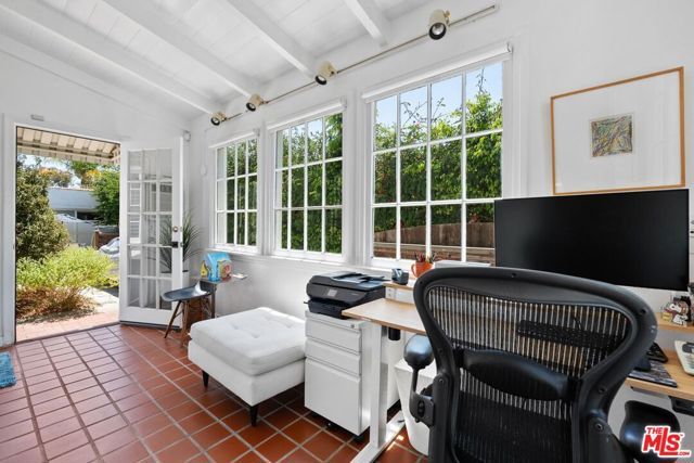 202 N Gower Street, Los Angeles, CA 90004