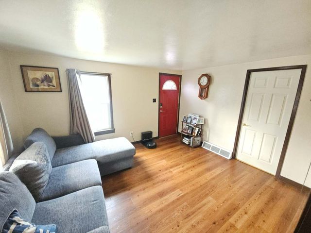 304 Johnson Street, East Dundee, IL 60118