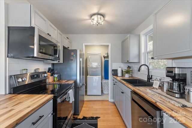 529 Bailey Road, Asheville, NC 28806