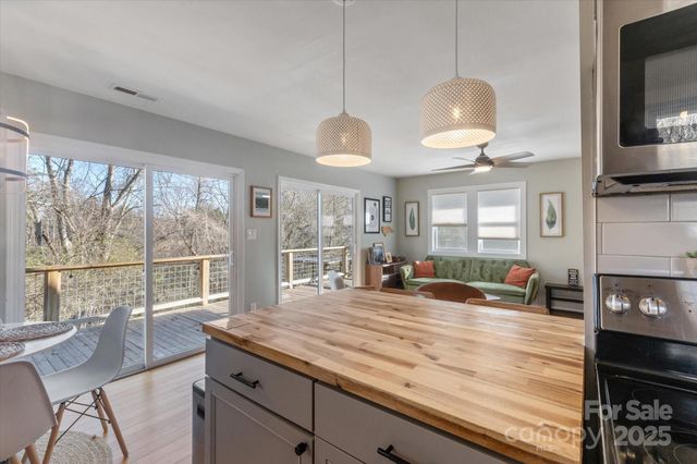 529 Bailey Road, Asheville, NC 28806