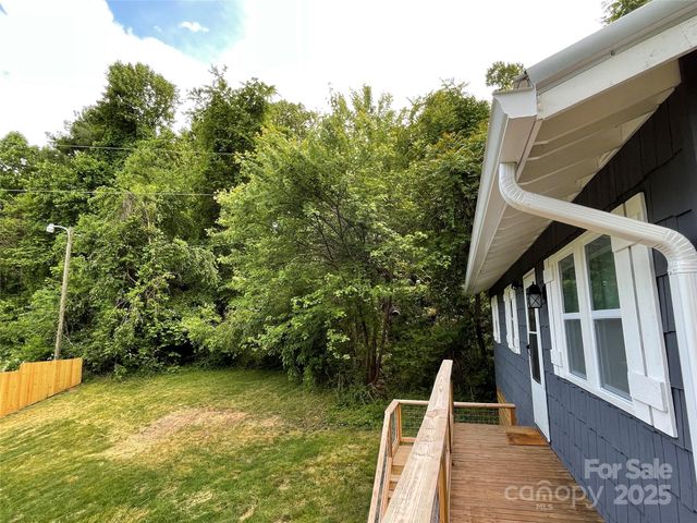 529 Bailey Road, Asheville, NC 28806