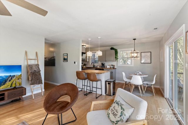 529 Bailey Road, Asheville, NC 28806