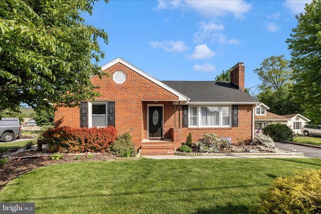 411 GREENWOOD AVENUE, Mont Alto, PA 17237