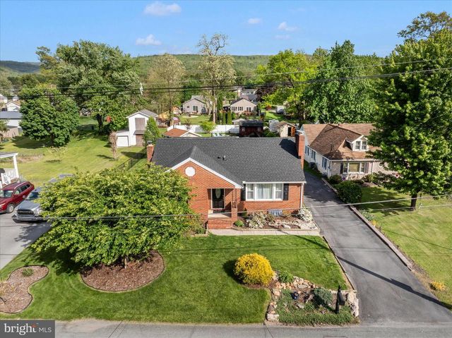 411 GREENWOOD AVENUE, Mont Alto, PA 17237