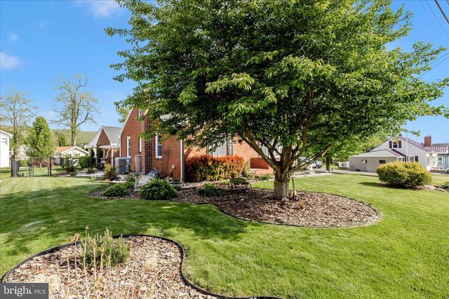 411 GREENWOOD AVENUE, Mont Alto, PA 17237