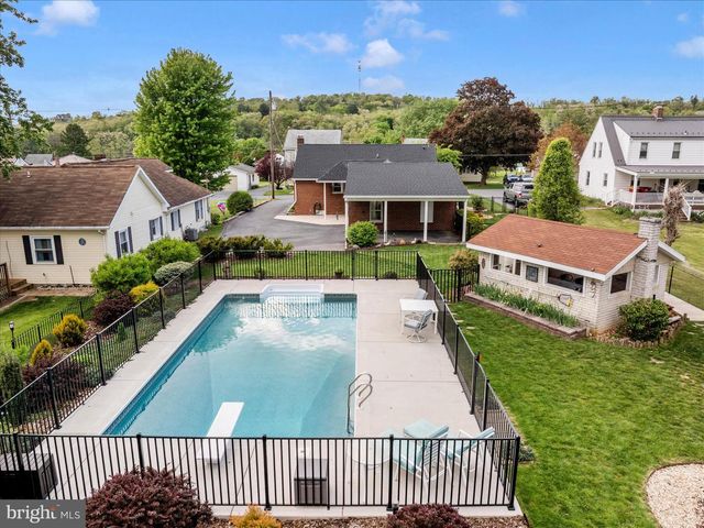 411 GREENWOOD AVENUE, Mont Alto, PA 17237