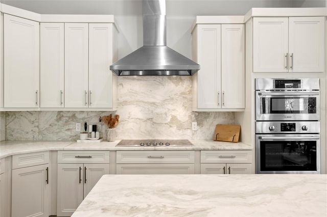 16204 SIERRA DE AVILA, Tampa, FL 33613