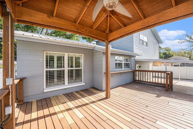 8212 MALVERN CIRCLE, Tampa, FL 33634