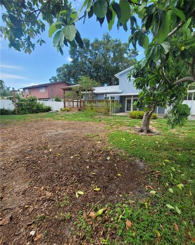8212 MALVERN CIRCLE, Tampa, FL 33634