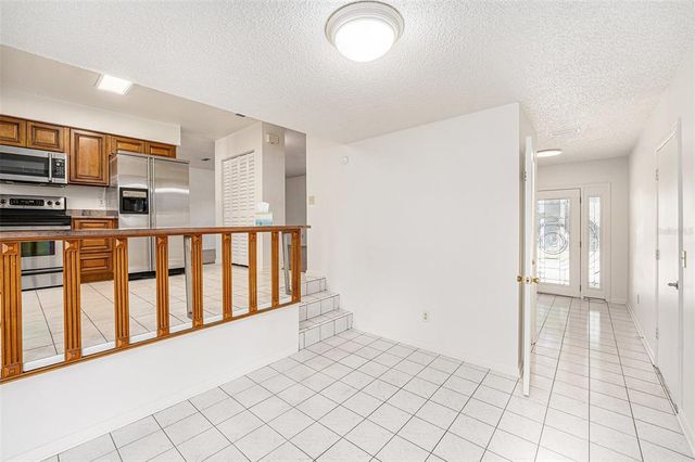 8212 MALVERN CIRCLE, Tampa, FL 33634