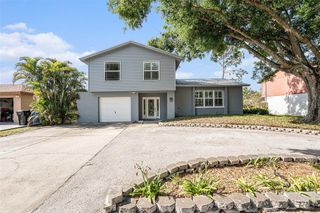 8212 MALVERN CIRCLE, Tampa, FL 33634