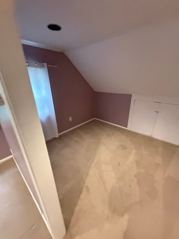 61 N Main St, Bellingham, MA 02019