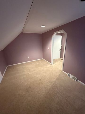 61 N Main St, Bellingham, MA 02019