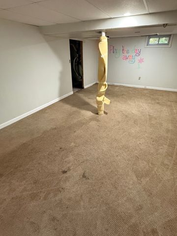 61 N Main St, Bellingham, MA 02019