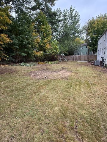 61 N Main St, Bellingham, MA 02019