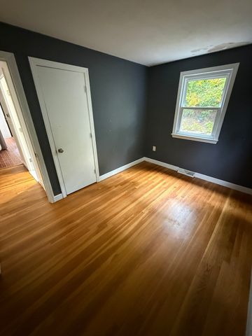 61 N Main St, Bellingham, MA 02019