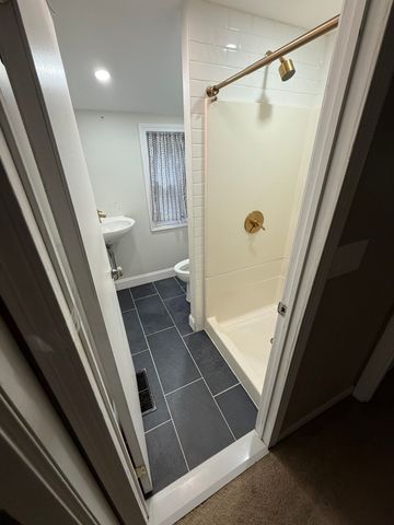 61 N Main St, Bellingham, MA 02019