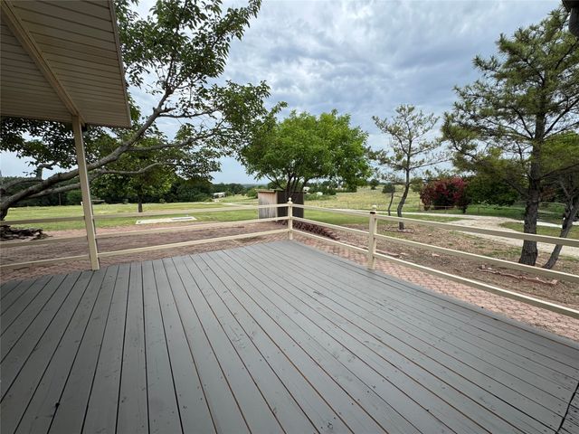 197 Private Road 4652, Rhome, TX 76078