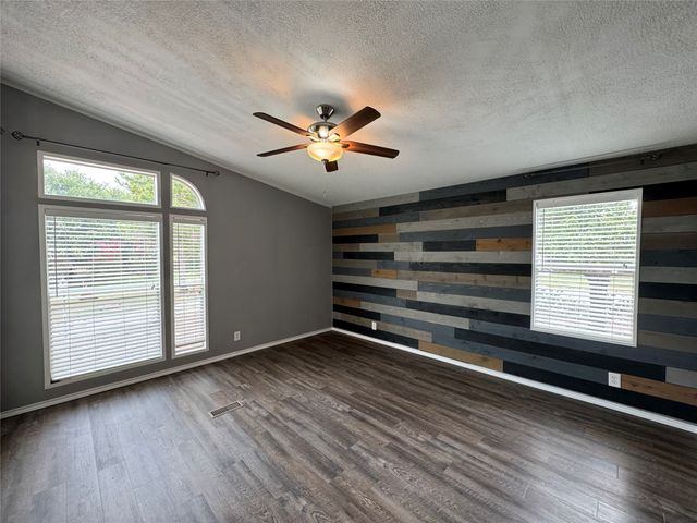 197 Private Road 4652, Rhome, TX 76078
