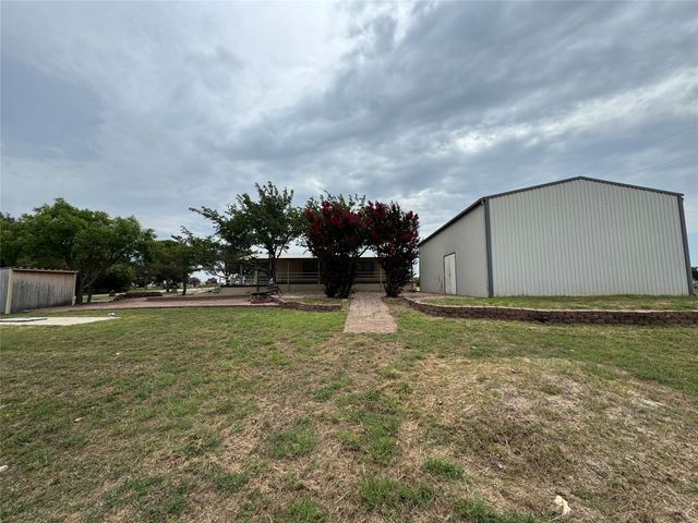 197 Private Road 4652, Rhome, TX 76078