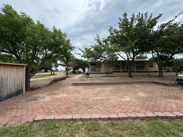 197 Private Road 4652, Rhome, TX 76078
