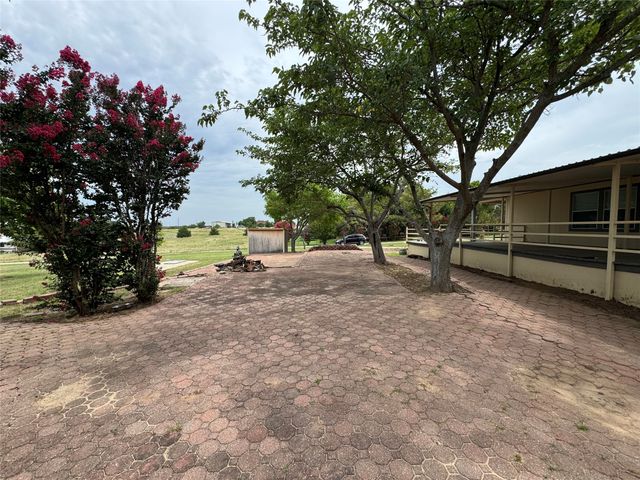 197 Private Road 4652, Rhome, TX 76078