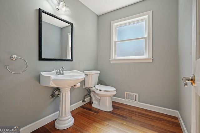 235 Oak Leaf Circle, Roswell, GA 30075