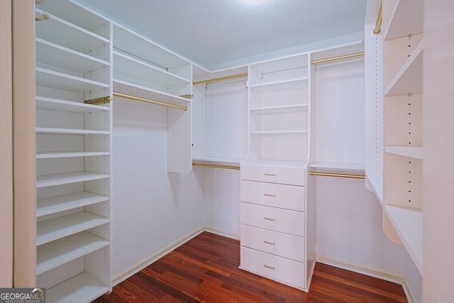 235 Oak Leaf Circle, Roswell, GA 30075