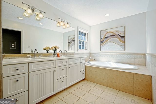 235 Oak Leaf Circle, Roswell, GA 30075