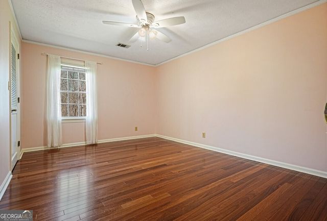 235 Oak Leaf Circle, Roswell, GA 30075