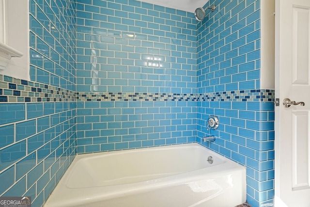 235 Oak Leaf Circle, Roswell, GA 30075