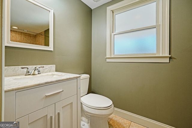 235 Oak Leaf Circle, Roswell, GA 30075