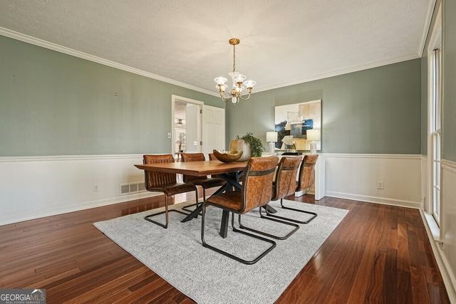 235 Oak Leaf Circle, Roswell, GA 30075