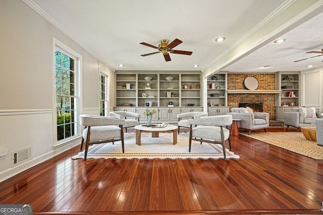 235 Oak Leaf Circle, Roswell, GA 30075