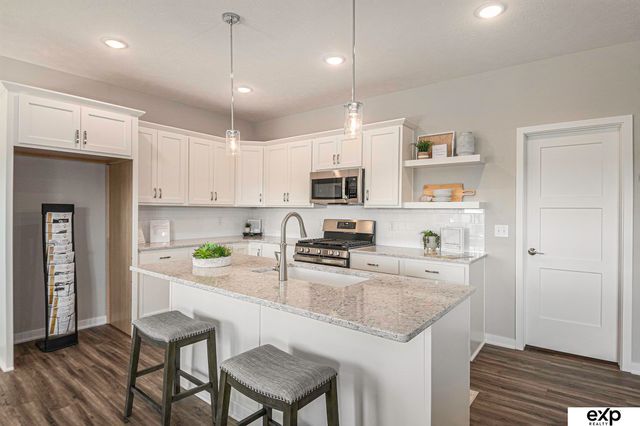 21707 McClellan Drive, Gretna, NE 68028