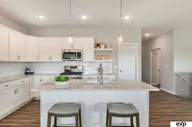 21707 McClellan Drive, Gretna, NE 68028