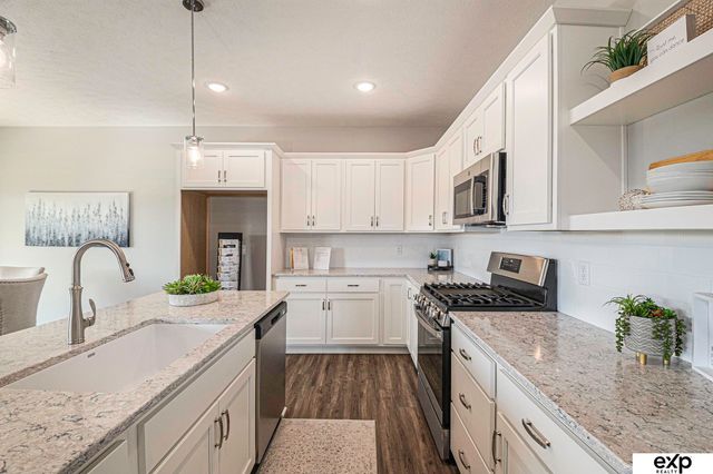 21707 McClellan Drive, Gretna, NE 68028