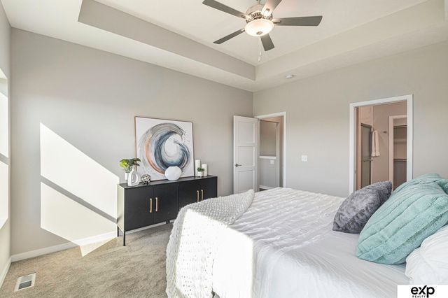 21707 McClellan Drive, Gretna, NE 68028