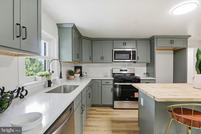 20 N EMIGS MILL RD, York, PA 17408