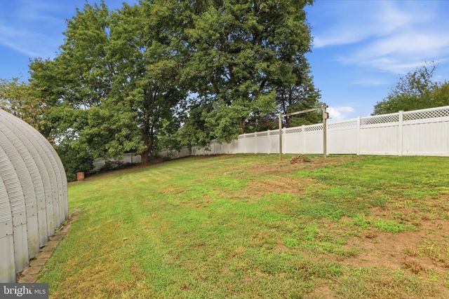 20 N EMIGS MILL RD, York, PA 17408