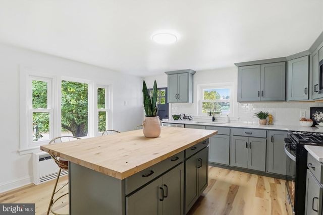 20 N EMIGS MILL RD, York, PA 17408
