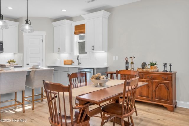 238 Spicer Lake Drive, Holly Ridge, NC 28445