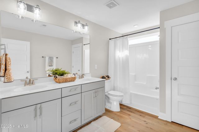 238 Spicer Lake Drive, Holly Ridge, NC 28445